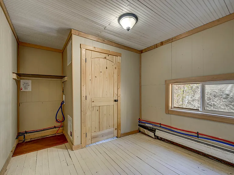 4414 Martindale Dr — Photo 4