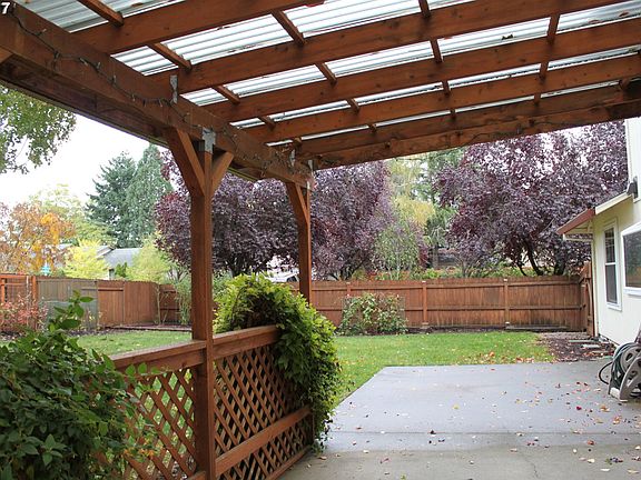 5th image of 15512 SE Meadow Park Dr