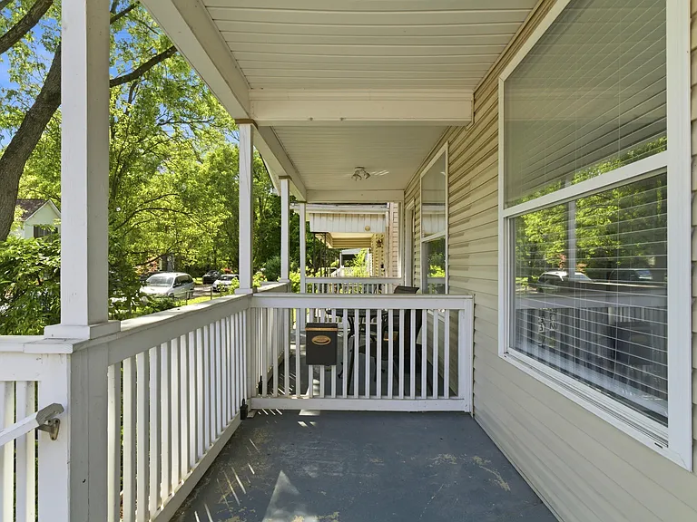 396 E Mithoff St — Photo 5