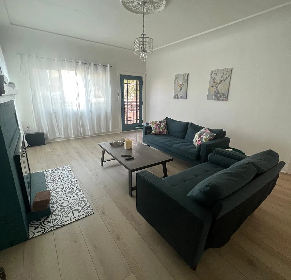 2 bed, 950 sqft, $3,750 — Photo 2
