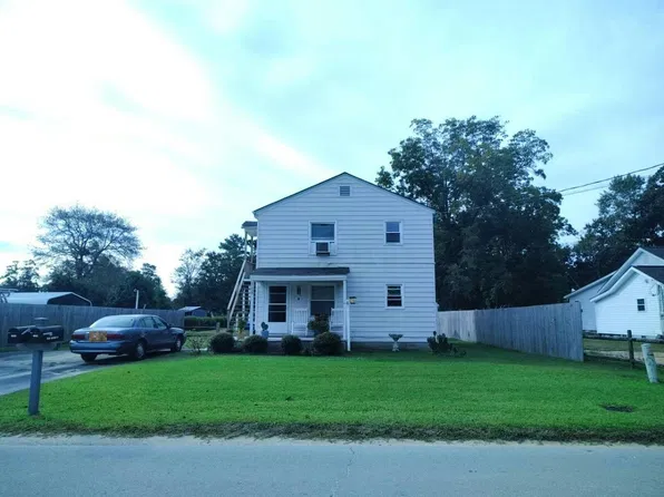 2110 S Lakeview Dr, Newport, NC 28570