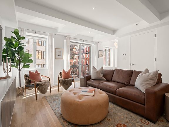 3rd image of 82 University Pl APT 6