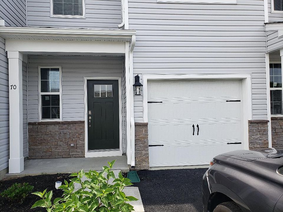 1st image of 70 Peregrine Way