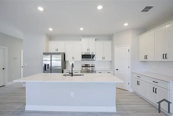 2545 Nordendale Blvd — Photo 1