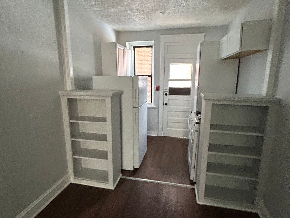 Dining room/ kitchen