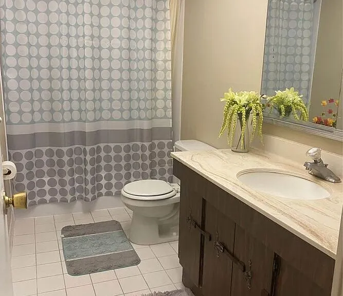 36 Shrewsbury Green Dr #G — Photo 9