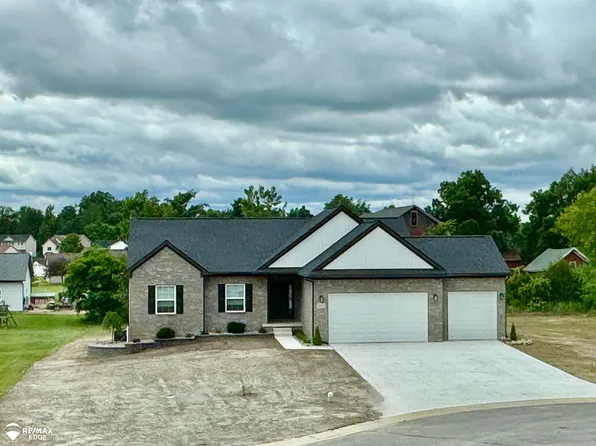 8317 Peninsula Cir, Grand Blanc, MI 48439