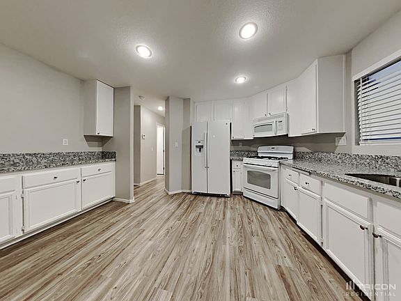 4th image of 1836 Badger Canyon Ave