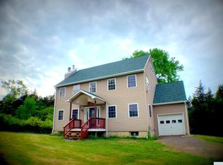 20 Superstitious Dr, Coxsackie, NY 12015