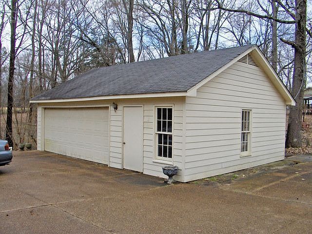 2nd image of 4549 Oak Rd