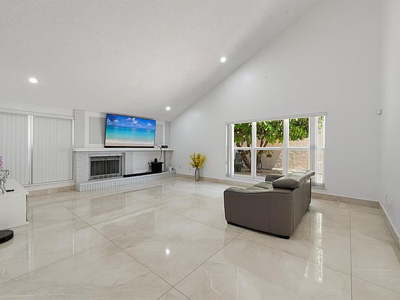 3rd image of 8811 SW 150th Place Circle