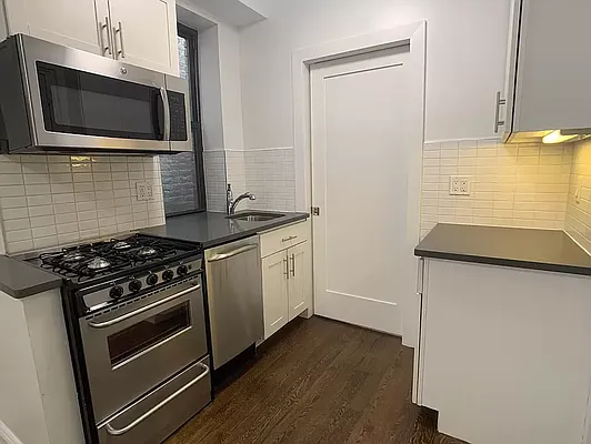 Rented by Tourma Realty LLC | media 9