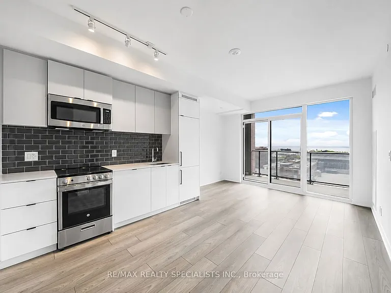 285 Dufferin St #817 — Photo 7