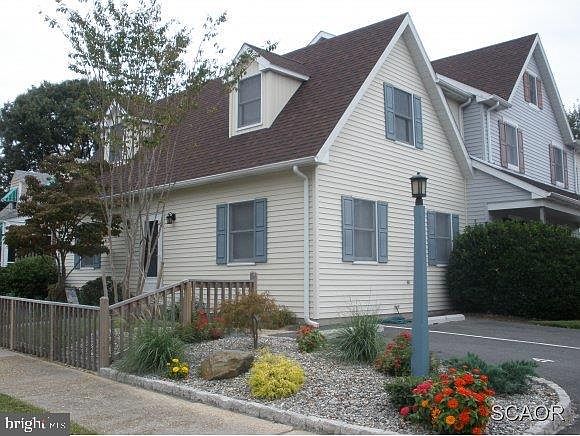 1st image of 404 King Charles Ave #4