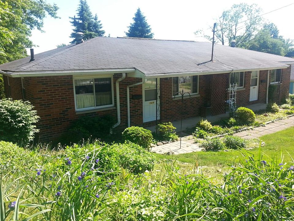 1st image of 1926 Marks Ave #28