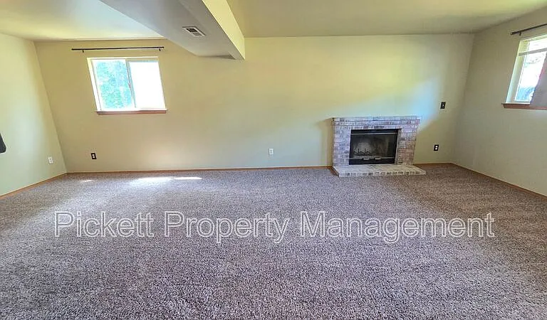 1367 NW Rockford Cir — Photo 23