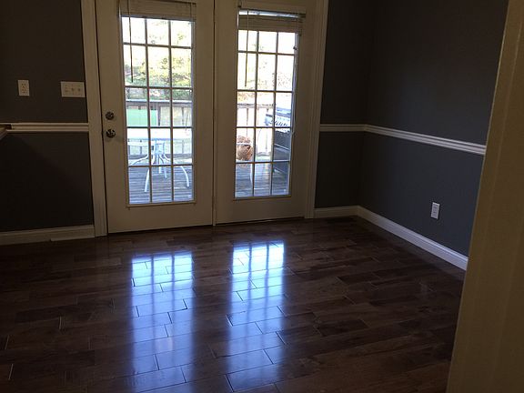 2nd image of 220 Evergreen Ct