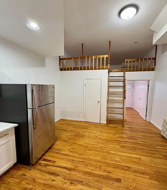 1st image of 521 E 12th St #1GFRW