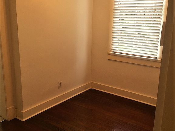 3rd image of 94 Fontainebleau Dr #C