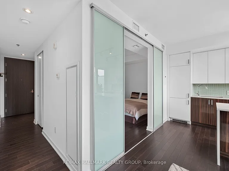 300 Lisgar St #407 — Photo 3