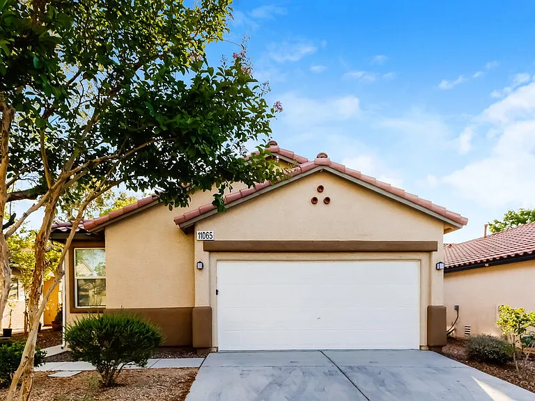 11065 Romola St — Photo 1