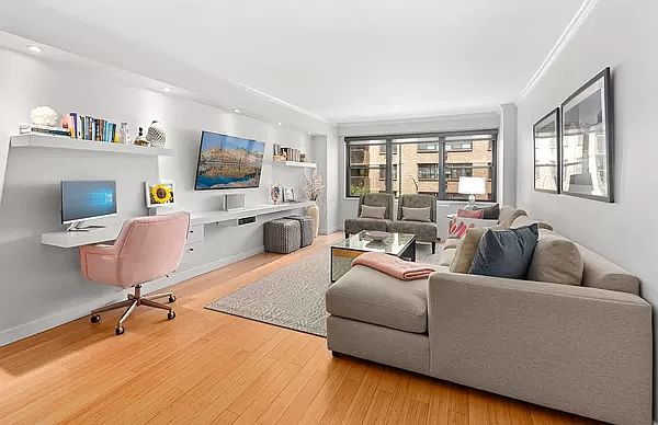 1st image of 10 W 15th St APT 406