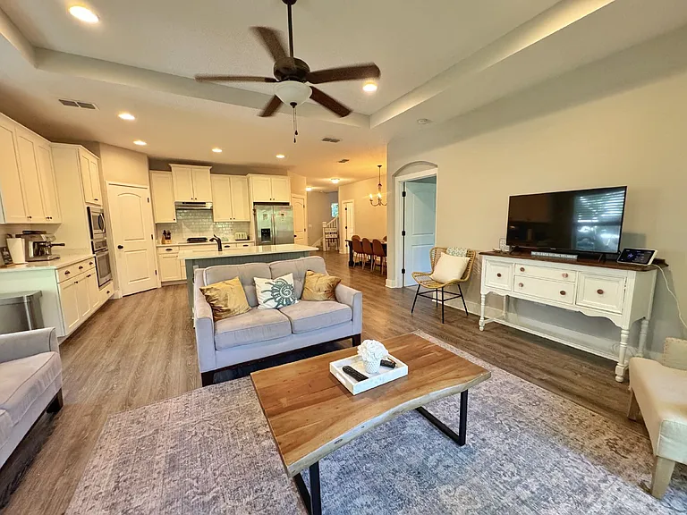 2523 Oleander St — Photo 7