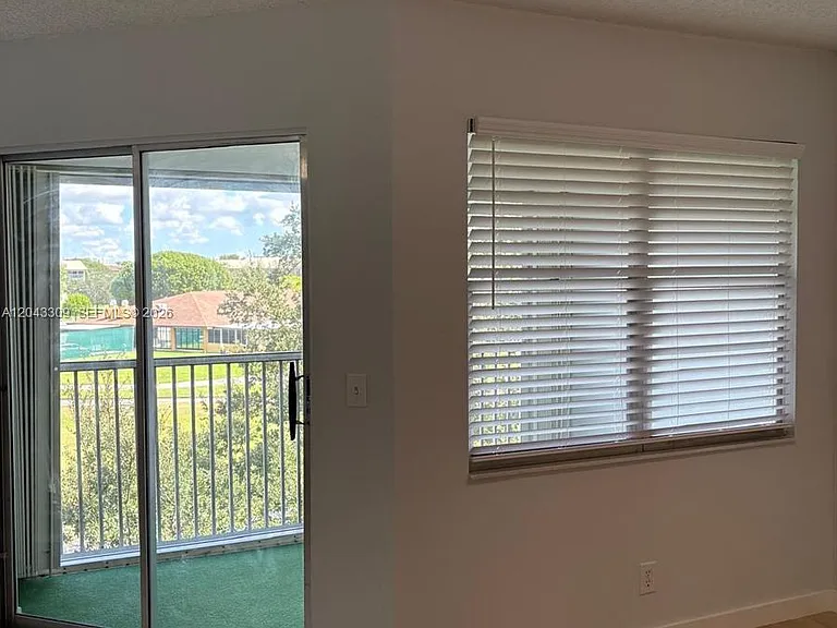 1001 SW 128th Ter #404B — Photo 19