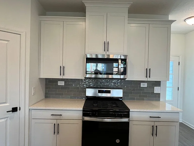 223 Brandon Lakes Dr — Photo 8