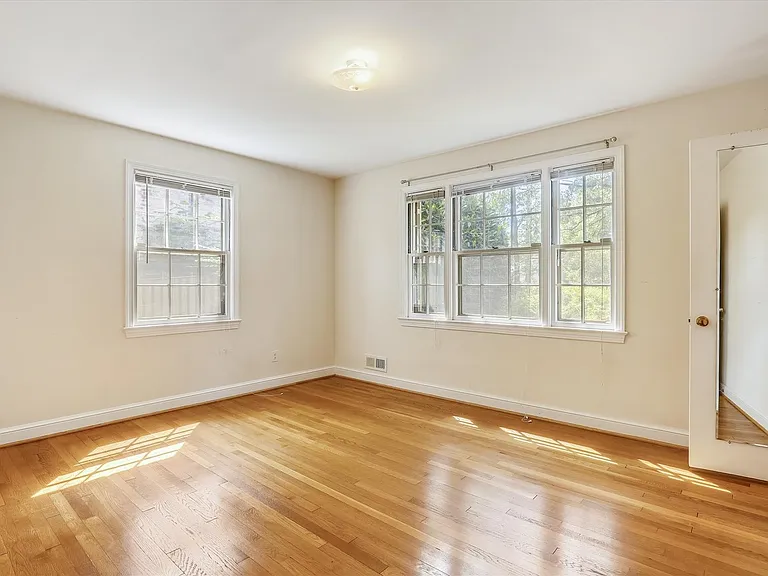 3303 Winnett Rd — Photo 15