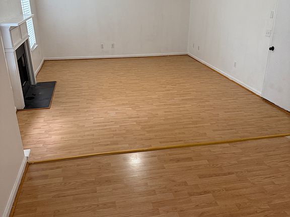4th image of 1656 Village Place Cir NE