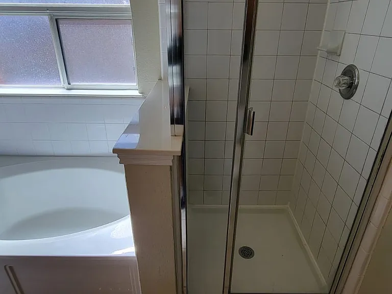 704 International Dr — Photo 9