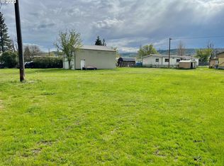 N 16th Ave, Elgin, OR 97827