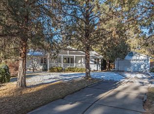 1762 SE Hiddenwood Pl, Bend, OR 97702