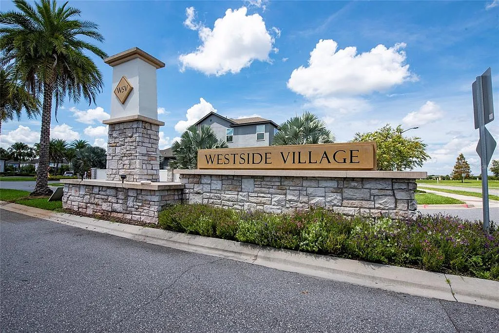 4 bed, 2.5 bath, 2214 sqft, $3,500 — Photo 2
