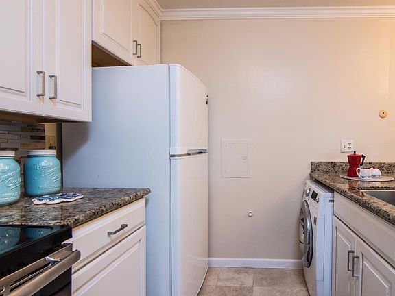 5th image of 2325 Saidel Dr APT 1
