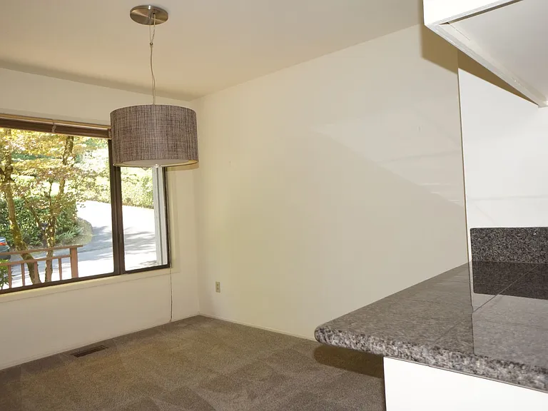 1440 SW Upland Dr — Photo 4