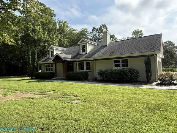 261 Tuckahoe Dr, Kilmarnock, VA 22482