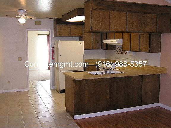 3rd image of 7003 Woodside Dr