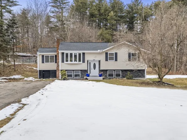 157 Townsend St, Pepperell, MA 01463