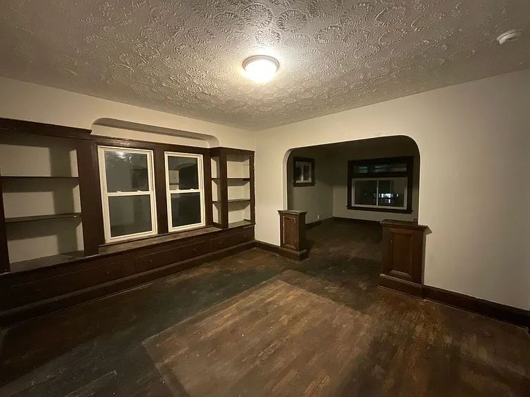 10012 Greenview Ave — Photo 5