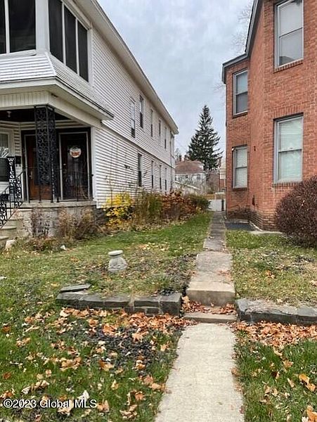 2nd image of 1267-1269 Parkwood Boulevard