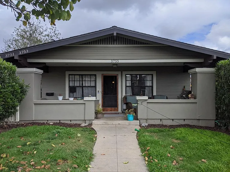 Fenced 3 Bedroom House with Two Car Driveway! Located in the Heart of North Park! In Unit Washer ... — Photo 3