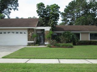 1205 Sandalwood Dr, Plant City, FL 33563