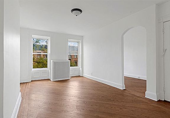 2nd image of 668 10th St #3