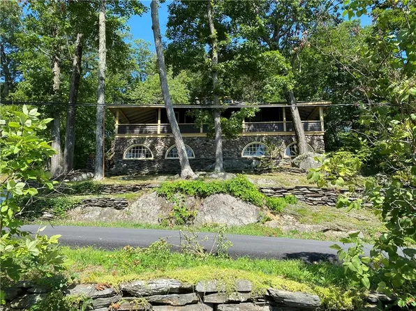 89 Lake Shore Road, Greenwood Lake, NY 10925
