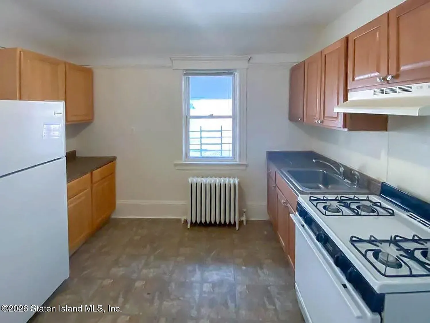 2 bed, 1.0 bath, 2100 sqft, $2,600 — Photo 2