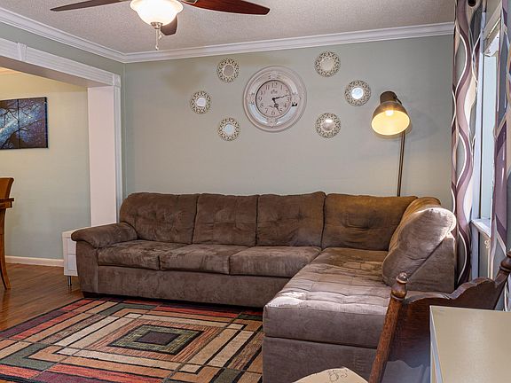 2nd image of 4212 Lake Haven Ln
