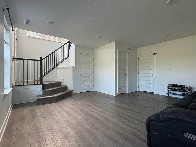 6696 Halsey St — Photo 14