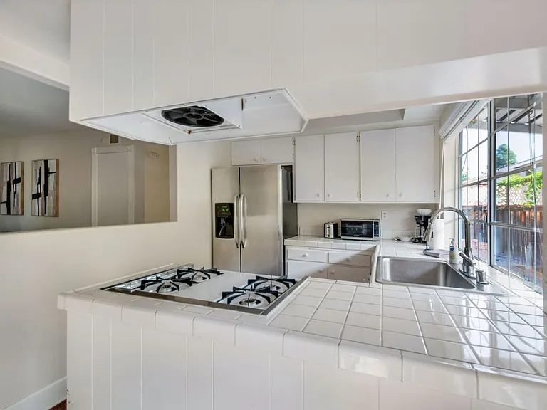 418 Nobel Ave #B — Photo 8